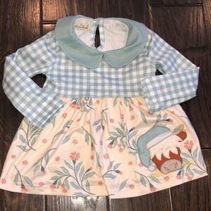Marie Nicole adorable top size xsmall gingham with cow detail